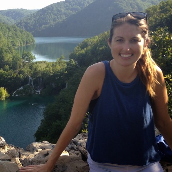 Meet your Posher, Liz - Picture 1 of 1